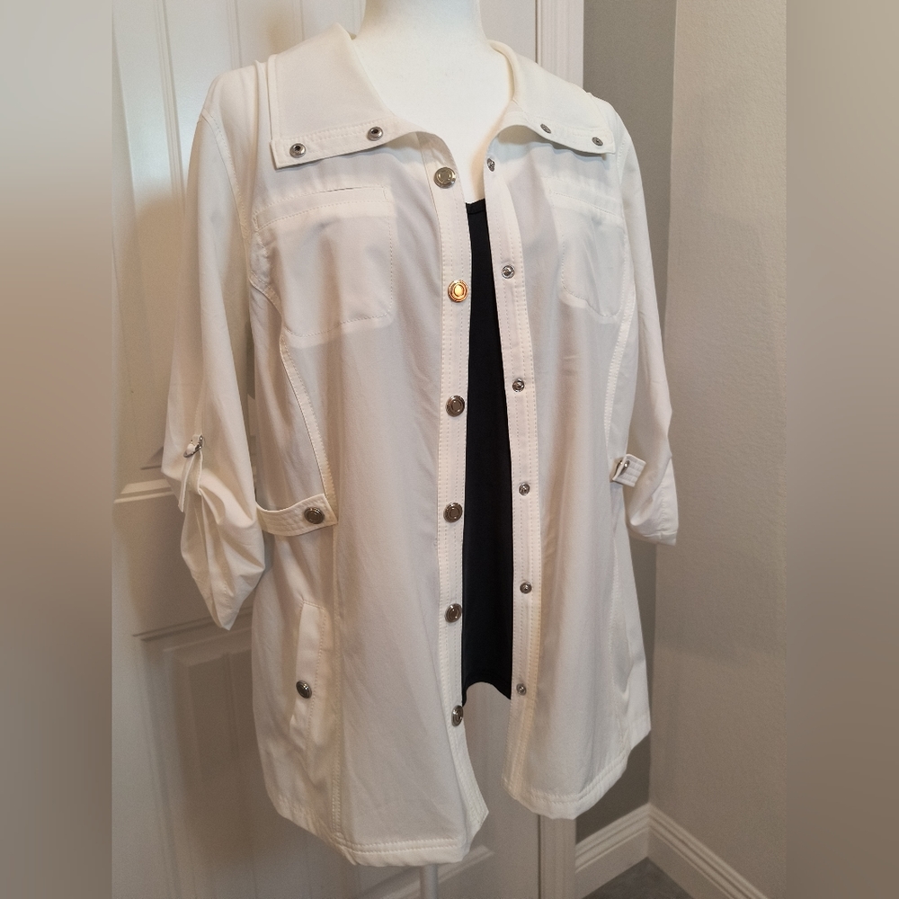 Zenergy by Chico's - white jacket - size 2 (med- large)